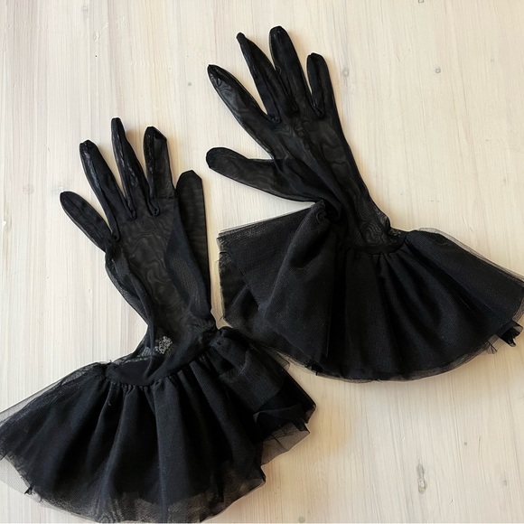 Cornelia James Lara Tulle Glove with Harlequin Cuff - Picture 3 of 9